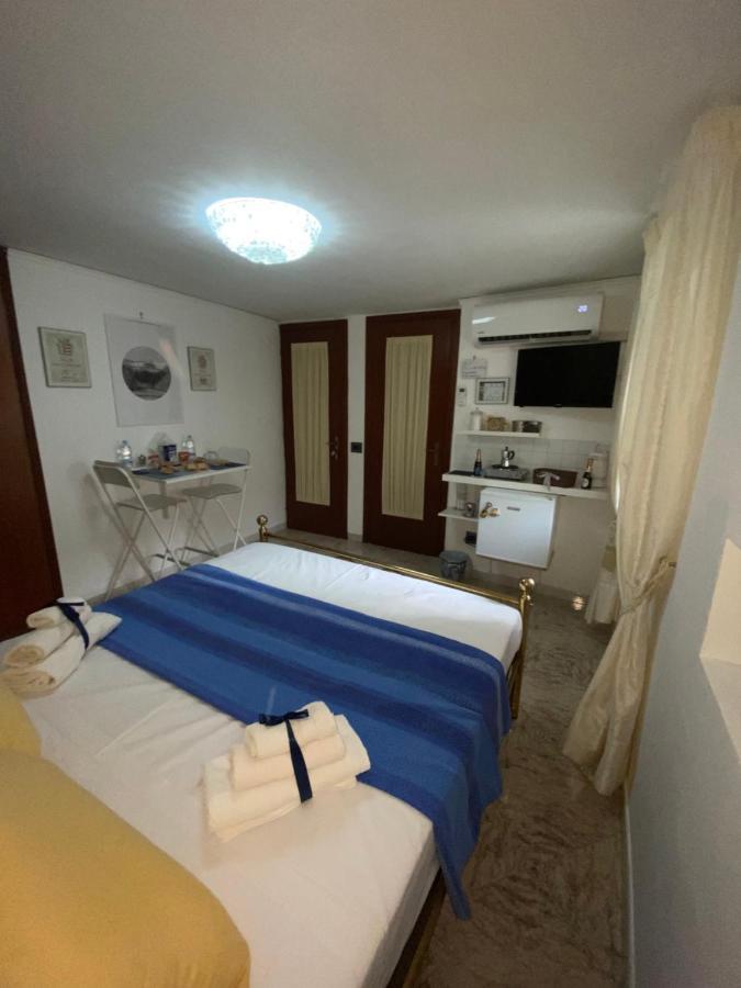 B&B House S. Ferdinando Napoli Esterno foto