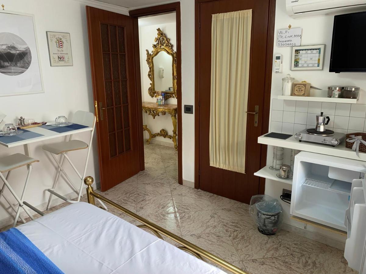 B&B House S. Ferdinando Napoli Esterno foto
